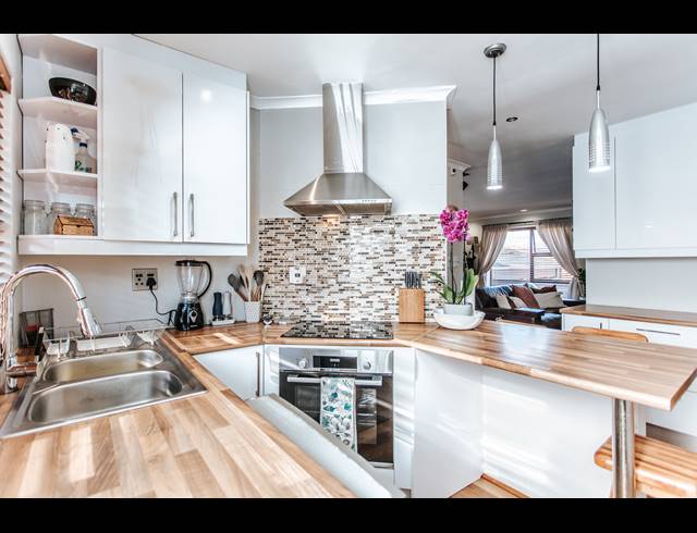 3 BEDROOM HOUSE SOLD IN AURORA